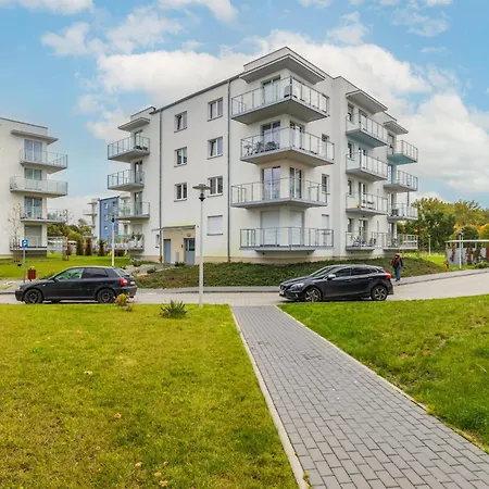 Beautiful With Balcony And Parking By Renters Appartamento