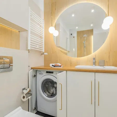 Beautiful With Balcony And Parking By Renters Kołobrzeg