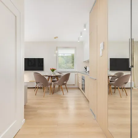 Beautiful With Balcony And Parking By Renters * Kołobrzeg