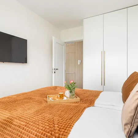 Beautiful With Balcony And Parking By Renters Daire *