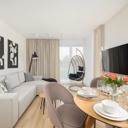 Διαμέρισμα Beautiful With Balcony And Parking By Renters