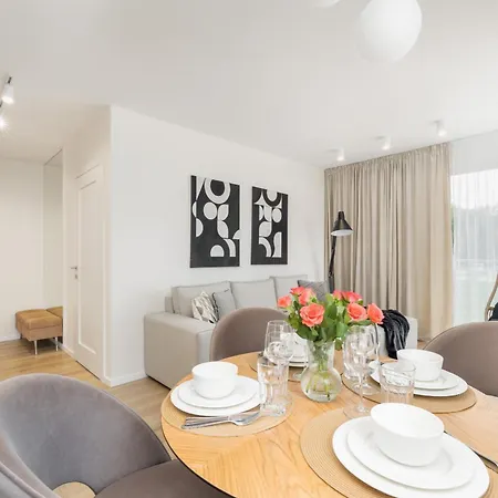 Beautiful With Balcony And Parking By Renters Daire Kolobrzeg